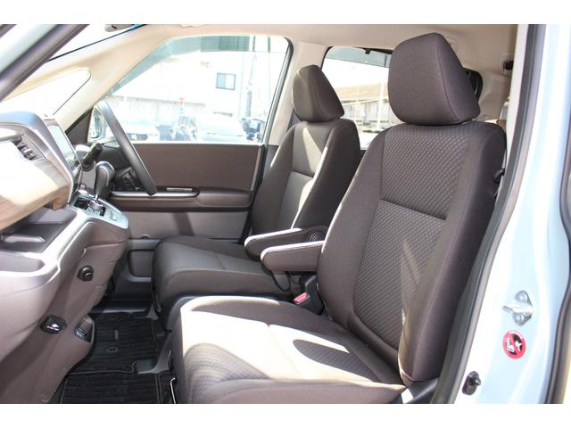 フリード G LKAS Bluetooth対応 追従型クルコン AUTOライト 電動格納ドアミラー 記録簿 3列シート LEDヘッドライト パワーウインドウ 地デジ Rカメラ イモビ 禁煙 VSA USB エアコン(24枚目)