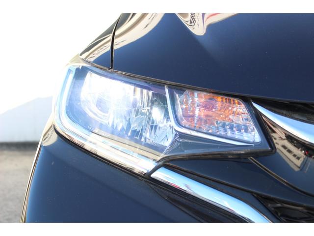 フィットハイブリッド S ホンダセンシング BTオーディオ アダプティブクルコン スマ-トキ- ナビTV 禁煙 パワーウインドウ ドライブレコーダ サイドエアバック Aライト DVD再生 パワーステアリング 整備記録簿 LEDヘッドランプ(9枚目)