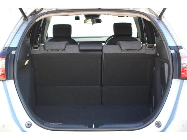 フィット e:HEVホーム 前後誤発進抑制機能 クリソナ 助手席エアバッグ 運転席エアバッグ 車線維持支援システム 衝突安全ボディ 1オナ アイドリングストップ LEDライト ABS サイドエアバッグ オートクルーズコントロール(29枚目)