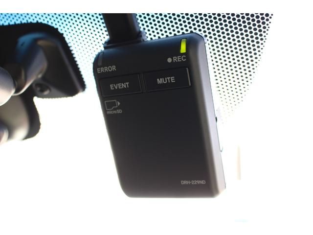 フリードハイブリッド ハイブリッド・Ｇブラックスタイル　Ｗ電動ドア　禁煙　衝突軽減ブレーキ　衝突安全ボディ　ワンオーナー　レーンキープアシスト　ドライブレコーダー　Ｒカメラ　シートヒータ　盗難防止装置　キーフリー　３列シート　ウォークスルー　ＢＴオーディオ（5枚目）