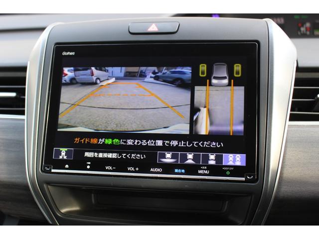 フリードハイブリッド ハイブリッド・Ｇブラックスタイル　Ｗ電動ドア　禁煙　衝突軽減ブレーキ　衝突安全ボディ　ワンオーナー　レーンキープアシスト　ドライブレコーダー　Ｒカメラ　シートヒータ　盗難防止装置　キーフリー　３列シート　ウォークスルー　ＢＴオーディオ（11枚目）