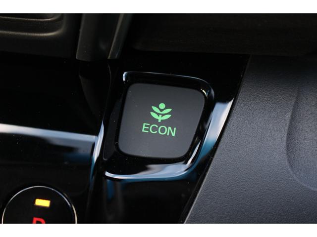 フリードハイブリッド ハイブリッド・Ｇブラックスタイル　Ｗ電動ドア　禁煙　衝突軽減ブレーキ　衝突安全ボディ　ワンオーナー　レーンキープアシスト　ドライブレコーダー　Ｒカメラ　シートヒータ　盗難防止装置　キーフリー　３列シート　ウォークスルー　ＢＴオーディオ（21枚目）