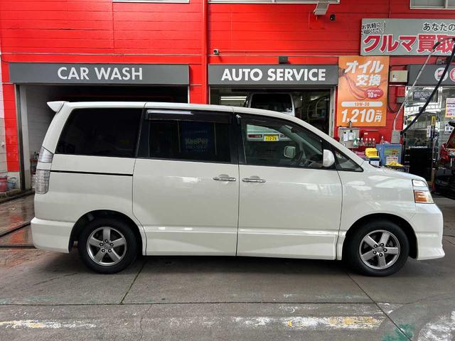 ヴォクシー Z 煌 ツインムーンルーフ 両側パワースライドドア HIDヘッド キーレス エアコン 純正15インチAW(4枚目)