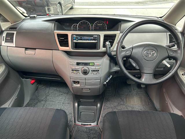 ヴォクシー Z 煌 ツインムーンルーフ 両側パワースライドドア HIDヘッド キーレス エアコン 純正15インチAW(10枚目)