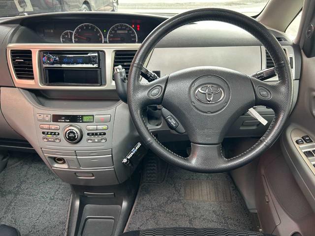 ヴォクシー Z 煌 ツインムーンルーフ 両側パワースライドドア HIDヘッド キーレス エアコン 純正15インチAW(11枚目)