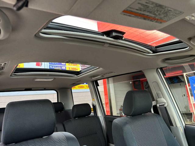 ヴォクシー Z 煌 ツインムーンルーフ 両側パワースライドドア HIDヘッド キーレス エアコン 純正15インチAW(25枚目)