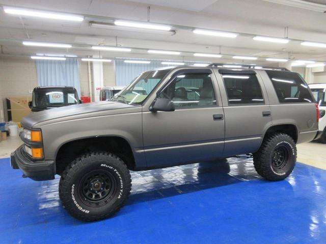 シボレータホ ＬＴ　４ＷＤ　並行車　元１ナンバー　９９年モデル／本革シート／シートヒーター／パワーシート／リフトアップ／デイトナホイール／社外バンパー／ＥＴＣ／社外オーディオ／クルーズコントロール／Ｂｌｕｅｔｏｏｔｈオーディオ／キーレスキー／キャリア（11枚目）