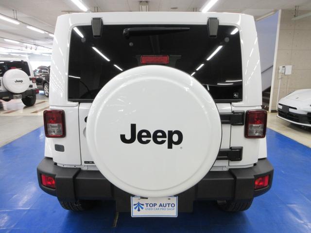 ジープ・ラングラーアンリミテッド サハラ　４ＷＤ　後期型　メモリーナビ　フルセグ　Ｂｌｕｅｔｏｏｔｈ　サイド・バックカメラ　ＥＴＣ　前後ドラレコ　クルコン　サイド・バックカメラ　音楽録音　キーレス　ディスク再生　１８インチアルミ　レギュラーガソリン車（9枚目）