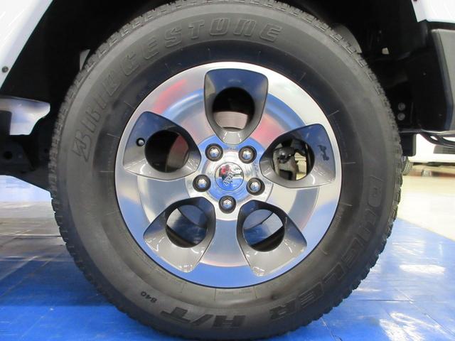 ジープ・ラングラーアンリミテッド サハラ　４ＷＤ　後期型　メモリーナビ　フルセグ　Ｂｌｕｅｔｏｏｔｈ　サイド・バックカメラ　ＥＴＣ　前後ドラレコ　クルコン　サイド・バックカメラ　音楽録音　キーレス　ディスク再生　１８インチアルミ　レギュラーガソリン車（14枚目）