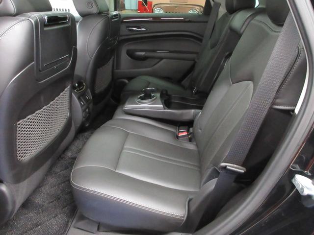 キャデラックＳＲＸクロスオーバー プレミアム　４ＷＤ　サンルーフ／本革シート／リアシートエンターテインメントシステム／パワーゲート／レーダークルーズ／エアシート／メモリーナビ／フルセグ／Ｂｌｕｅｔｏｏｔｈオーディオ／ＥＴＣ／バックカメラ／ＨＩＤライト（26枚目）