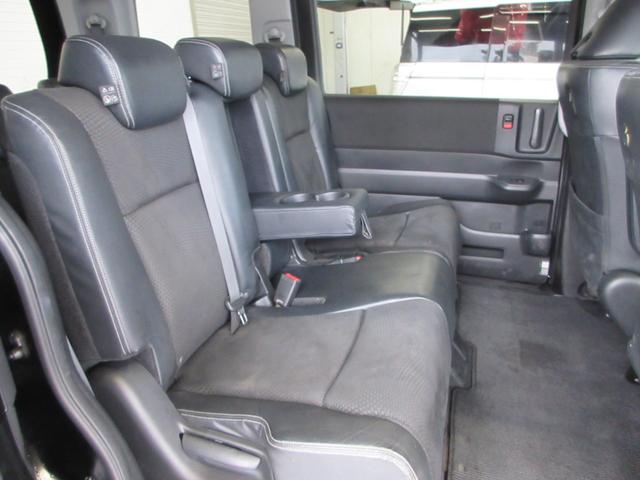 ステップワゴンスパーダ Ｚ　クールスピリット　インターナビ　セレクション　後期型　両側電動ドア　ハーフレザー　ＨＤＤナビ　フルセグ　後席モニター　バックカメラ　ＥＴＣ　Ｂｌｕｅｔｏｏｔｈ通話　ディスク再生　クルコン　社外アルミ　ＨＩＤライト　タイミングチェーン（17枚目）