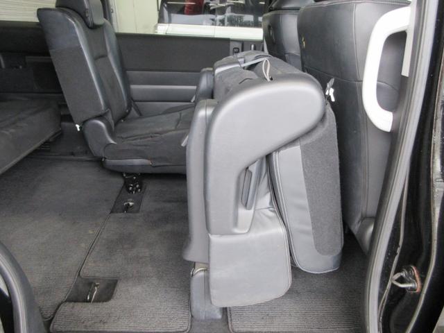 ステップワゴンスパーダ Ｚ　クールスピリット　インターナビ　セレクション　後期型　両側電動ドア　ハーフレザー　ＨＤＤナビ　フルセグ　後席モニター　バックカメラ　ＥＴＣ　Ｂｌｕｅｔｏｏｔｈ通話　ディスク再生　クルコン　社外アルミ　ＨＩＤライト　タイミングチェーン（18枚目）