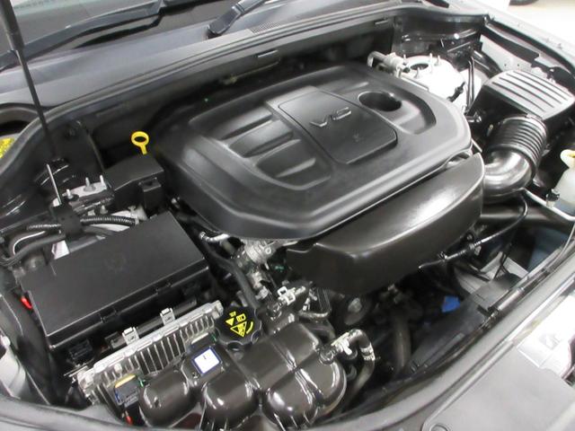 ジープ・グランドチェロキー ラレード　４ＷＤ　後期型　ワンオーナー　Ｕコネクトナビ　フルセグ　Ｂｌｕｅｔｏｏｔｈ　フロント・サイド・バックカメラ　ＥＴＣ２．０　ドラレコ　クルコン　ブラインドスポット　障害物ソナー　１８インチアルミ　タイミングチェーン（17枚目）