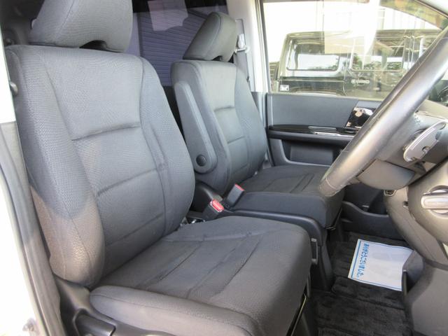 ステップワゴンスパーダ Ｚ　後期型　両側電動ドア　ＥＴＣ　革調シート　スマートキー　ＨＩＤライト　社外１８インチアルミ　タイミングチェーン（10枚目）