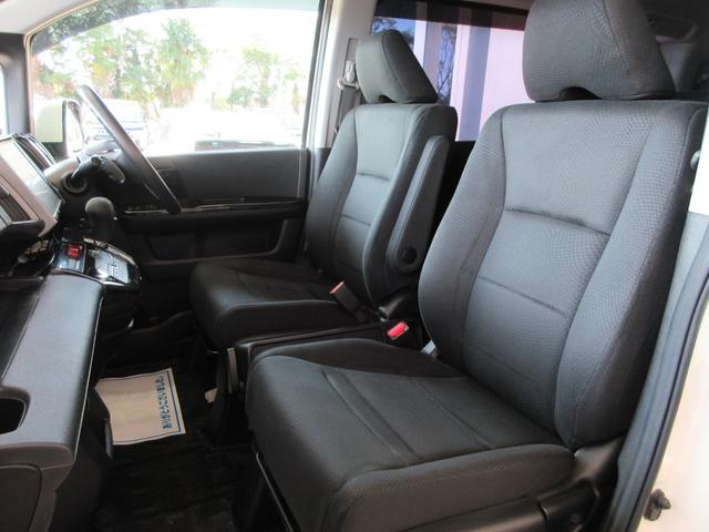 ステップワゴンスパーダ Ｚ　後期型　両側電動ドア　ＥＴＣ　革調シート　スマートキー　ＨＩＤライト　社外１８インチアルミ　タイミングチェーン（13枚目）