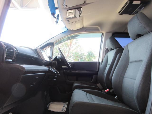 ステップワゴンスパーダ Ｚ　後期型　両側電動ドア　ＥＴＣ　革調シート　スマートキー　ＨＩＤライト　社外１８インチアルミ　タイミングチェーン（15枚目）