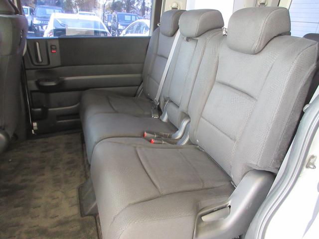 ステップワゴンスパーダ Ｚ　後期型　両側電動ドア　ＥＴＣ　革調シート　スマートキー　ＨＩＤライト　社外１８インチアルミ　タイミングチェーン（19枚目）