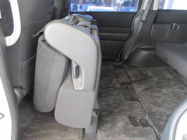 ステップワゴンスパーダ Ｚ　後期型　両側電動ドア　ＥＴＣ　革調シート　スマートキー　ＨＩＤライト　社外１８インチアルミ　タイミングチェーン（21枚目）