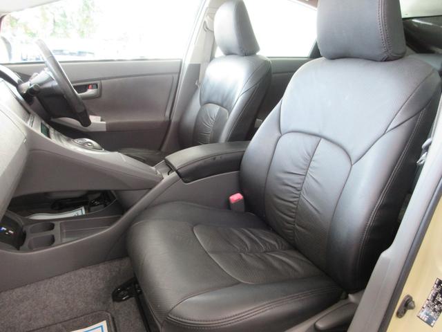 プリウス S 社外8インチナビ フルセグ ドラレコ バックカメラ ETC 音楽録音 ディスク再生 Bluetoothオーディオ 車高調ローダウン シートカバー デジタルインナーミラー ルーフラック 社外ホイール(14枚目)