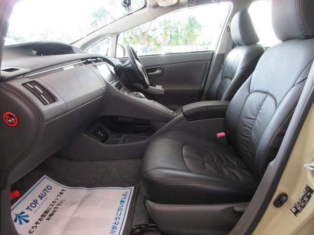 プリウス S 社外8インチナビ フルセグ ドラレコ バックカメラ ETC 音楽録音 ディスク再生 Bluetoothオーディオ 車高調ローダウン シートカバー デジタルインナーミラー ルーフラック 社外ホイール(15枚目)