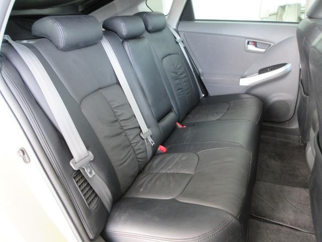 プリウス S 社外8インチナビ フルセグ ドラレコ バックカメラ ETC 音楽録音 ディスク再生 Bluetoothオーディオ 車高調ローダウン シートカバー デジタルインナーミラー ルーフラック 社外ホイール(17枚目)