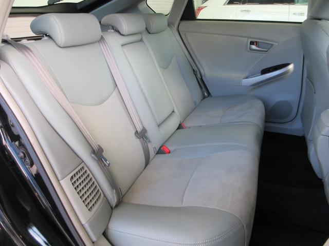 プリウス Gツーリングセレクション 後期型 ハーフレザー 純正ナビ フルセグ Bluetoothオーディオ バックカメラ ETC 音楽録音 ディスク再生 クルコン プッシュスタート ツーリングホイール LEDライト タイミングチェーン(16枚目)