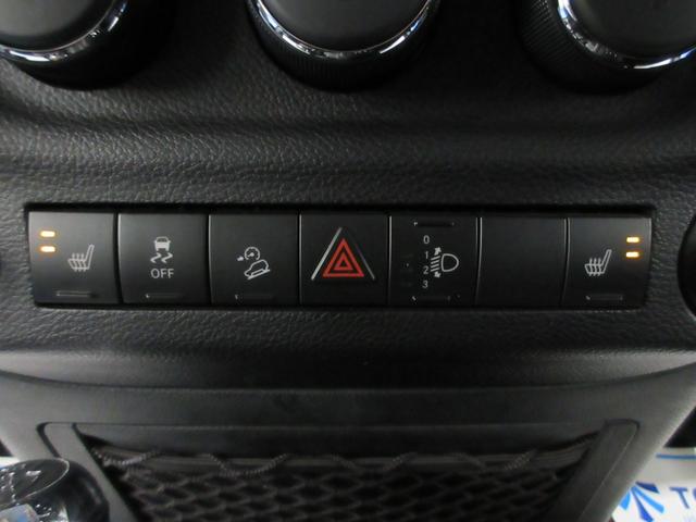 ジープ・ラングラーアンリミテッド サハラ　４ＷＤ　後期型　黒革シート　メモナビ　フルセグ　サイド・バックカメラ　ＥＴＣ　ドラレコ　クルーズコントロール　シートヒーター　音楽録音機能　ディスク再生　キーレス　１８インチアルミ　レギュラーガソリン仕様（37枚目）