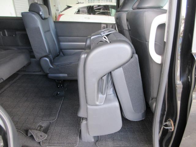 ステップワゴンスパーダ Z クールスピリット 後期型 両側電動ドア ハーフレザー 9インチナビ フルセグ ドラレコ ETC バックカメラ ディスク再生 Bluetooth クルコン スマートキー HIDライト 17インチアルミ タイミングチェーン(18枚目)