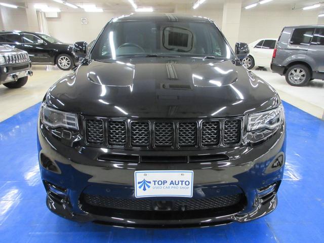 ジープ・グランドチェロキー SRT8 4WD 後期型 衝突軽減 サンルーフ ハーフレザー ナビ フルセグ Bluetooth 電動ゲート フロント・サイド・バックカメラ ETC2.0 シートヒーター シートクーラー レーダークルーズ 20インチアルミ(8枚目)