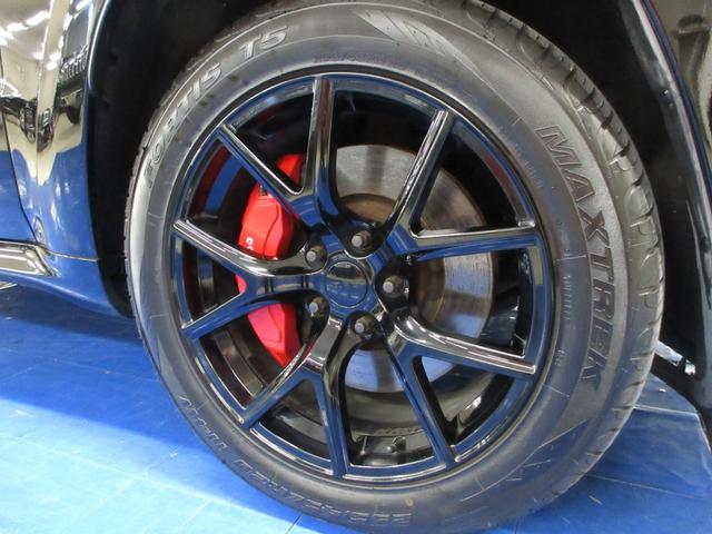 ジープ・グランドチェロキー SRT8 4WD 後期型 衝突軽減 サンルーフ ハーフレザー ナビ フルセグ Bluetooth 電動ゲート フロント・サイド・バックカメラ ETC2.0 シートヒーター シートクーラー レーダークルーズ 20インチアルミ(15枚目)