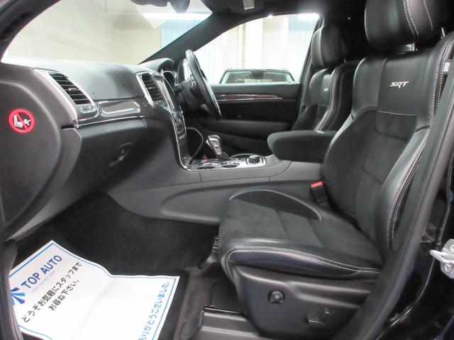 ジープ・グランドチェロキー SRT8 4WD 後期型 衝突軽減 サンルーフ ハーフレザー ナビ フルセグ Bluetooth 電動ゲート フロント・サイド・バックカメラ ETC2.0 シートヒーター シートクーラー レーダークルーズ 20インチアルミ(24枚目)