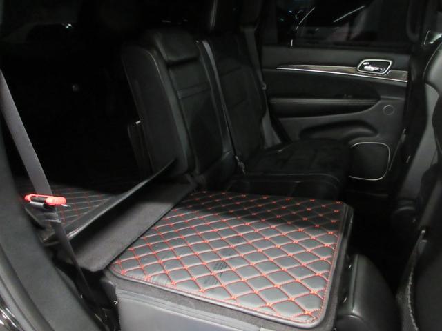 ジープ・グランドチェロキー SRT8 4WD 後期型 衝突軽減 サンルーフ ハーフレザー ナビ フルセグ Bluetooth 電動ゲート フロント・サイド・バックカメラ ETC2.0 シートヒーター シートクーラー レーダークルーズ 20インチアルミ(28枚目)
