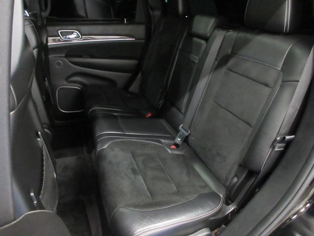 ジープ・グランドチェロキー SRT8 4WD 後期型 衝突軽減 サンルーフ ハーフレザー ナビ フルセグ Bluetooth 電動ゲート フロント・サイド・バックカメラ ETC2.0 シートヒーター シートクーラー レーダークルーズ 20インチアルミ(29枚目)