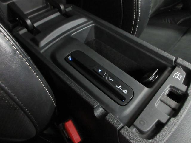 ジープ・グランドチェロキー SRT8 4WD 後期型 衝突軽減 サンルーフ ハーフレザー ナビ フルセグ Bluetooth 電動ゲート フロント・サイド・バックカメラ ETC2.0 シートヒーター シートクーラー レーダークルーズ 20インチアルミ(53枚目)