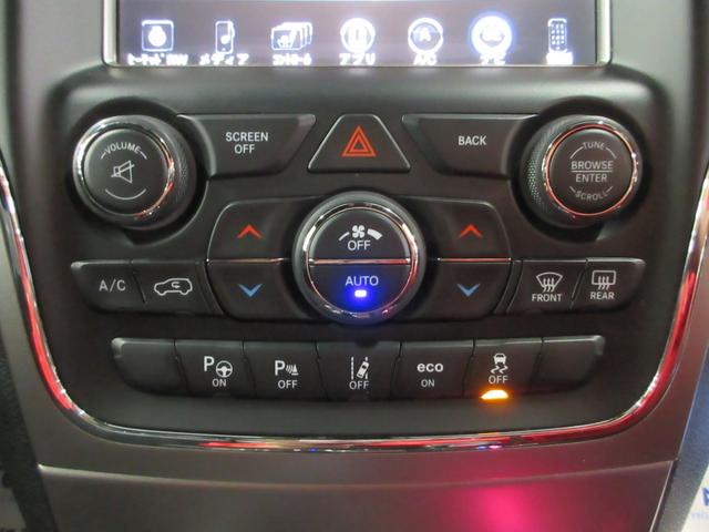 ジープ・グランドチェロキー SRT8 4WD 後期型 衝突軽減 サンルーフ ハーフレザー ナビ フルセグ Bluetooth 電動ゲート フロント・サイド・バックカメラ ETC2.0 シートヒーター シートクーラー レーダークルーズ 20インチアルミ(59枚目)