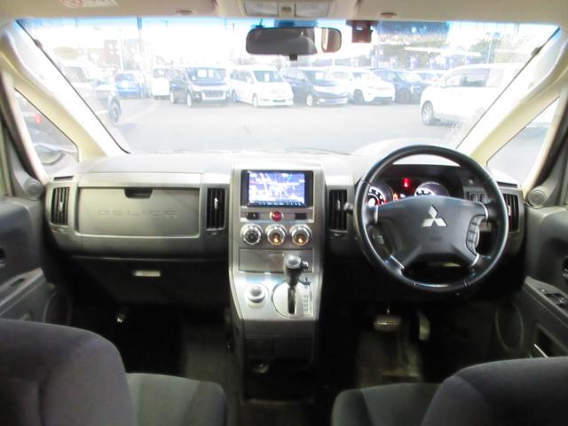 デリカD:5 G パワーパッケージ 4WD 両側電動ドア HDDナビ フルセグ Bluetoothオーディオ バックカメラ ETC 音楽録音機能 ディスク再生 クルコン スマートキー 18インチアルミ HIDライト タイミングチェーン(5枚目)