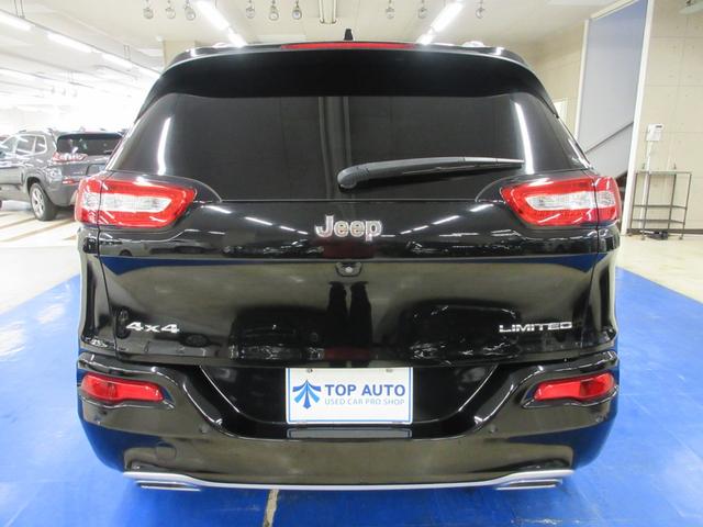 ジープ・チェロキー リミテッド 4WD 本革シート 衝突軽減ブレーキ 電動リアゲート ナビ Bluetooth バックカメラ フルセグ アダプティブクルーズ 障害物センサー シートヒーター スマートキー(9枚目)