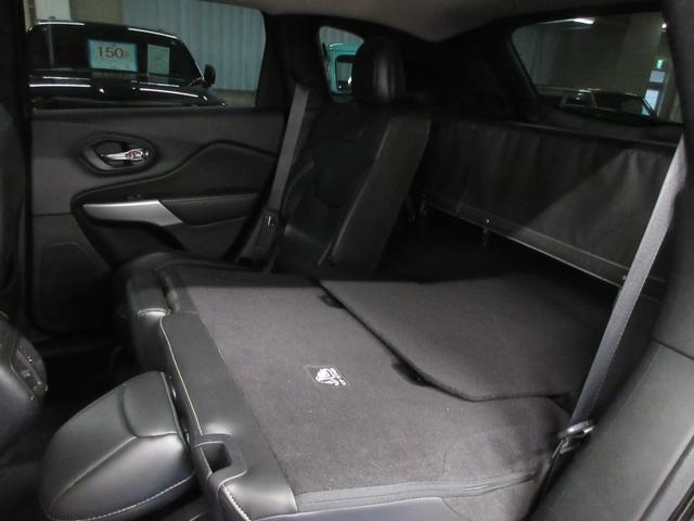 ジープ・チェロキー リミテッド 4WD 本革シート 衝突軽減ブレーキ 電動リアゲート ナビ Bluetooth バックカメラ フルセグ アダプティブクルーズ 障害物センサー シートヒーター スマートキー(28枚目)