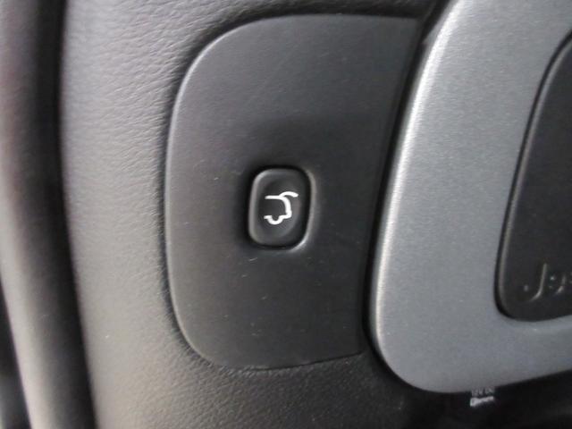 ジープ・チェロキー リミテッド 4WD 本革シート 衝突軽減ブレーキ 電動リアゲート ナビ Bluetooth バックカメラ フルセグ アダプティブクルーズ 障害物センサー シートヒーター スマートキー(62枚目)