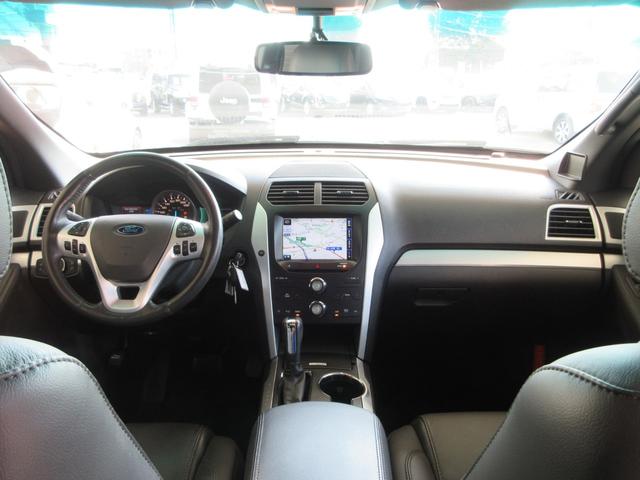 エクスプローラー XLT エコブースト エクスクルーシブ 黒革シート インターフェイスナビ フルセグ Bluetoothオーディオ ETC フロント・サイド・バックカメラ クルコン 障害物ソナー シートヒーター 18インチアルミ タイミングチェーン(5枚目)