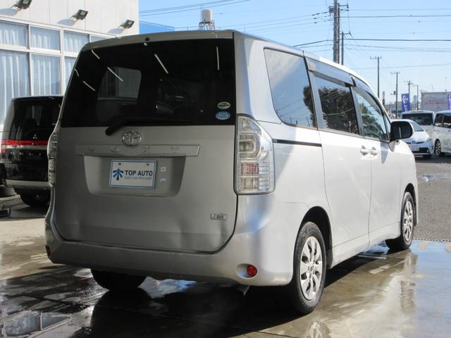 ヴォクシー Ｘ　Ｌエディション　後期型　電動スライドドア　社外メモリーナビ　地デジテレビ　ＥＴＣ　ディスク再生　ＳＤカード　ＨＩＤライト　オートライト　タイミングチェーン　ユーザー買取車（8枚目）