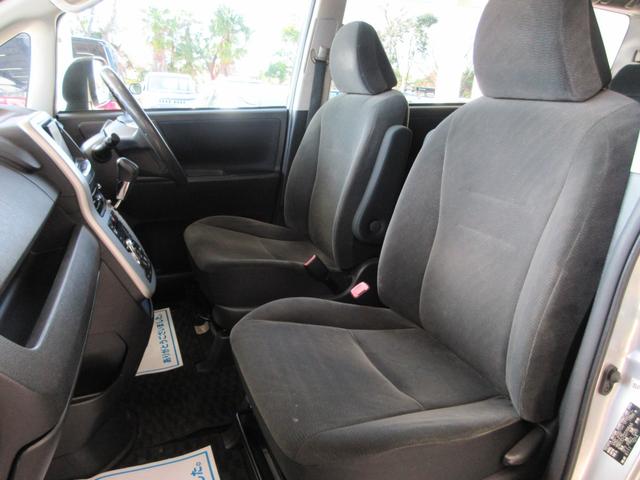 ヴォクシー Ｘ　Ｌエディション　後期型　電動スライドドア　社外メモリーナビ　地デジテレビ　ＥＴＣ　ディスク再生　ＳＤカード　ＨＩＤライト　オートライト　タイミングチェーン　ユーザー買取車（13枚目）