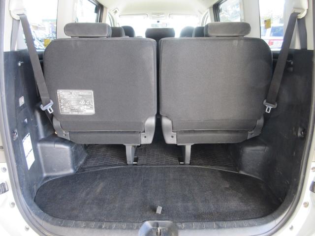 ヴォクシー Ｘ　Ｌエディション　後期型　電動スライドドア　社外メモリーナビ　地デジテレビ　ＥＴＣ　ディスク再生　ＳＤカード　ＨＩＤライト　オートライト　タイミングチェーン　ユーザー買取車（37枚目）