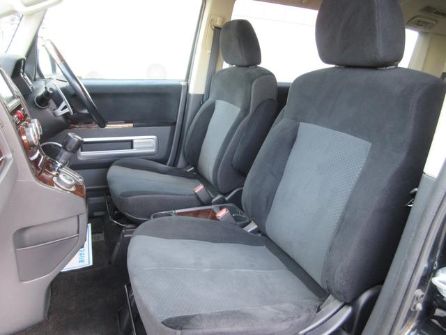 デリカＤ：５ シャモニー　４ＷＤ　両側電動ドア　ＨＤＤナビ　フルセグ　後席モニター　フロント・サイド・バックカメラ　ＥＴＣ　音楽録音機能　ディスク再生　スマートキー　１８インチアルミ　ＨＩＤライト　タイミングチェーン（13枚目）