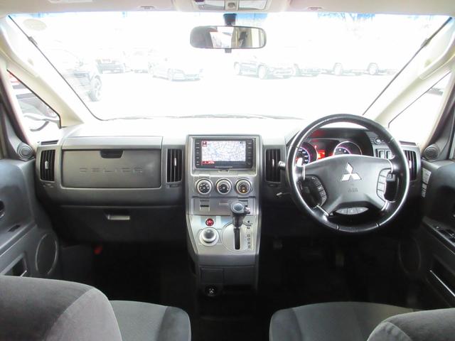 デリカＤ：５ シャモニー　４ＷＤ　両側電動ドア　ＨＤＤナビ　シートヒータ　サイド・バックカメラ　ＥＴＣ　音楽録音　ディスク再生　クルコン　コンセント　　ＴＶジャンパー　グリルガード　リアステップ　ＢＦオールテレーン　タイミングチェーン（5枚目）