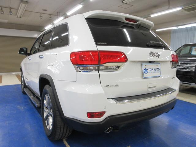 ジープ・グランドチェロキー リミテッド 4WD 後期型 黒革 電動ゲート Uコネクトナビ Bluetooth フロント・サイド・バックカメラ DVD再生 ETC2.0 ドラレコ クルコン ソナー シートヒータ シートクーラ HIDライト タイミングチェーン(5枚目)