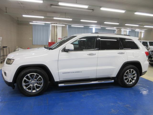 ジープ・グランドチェロキー リミテッド 4WD 後期型 黒革 電動ゲート Uコネクトナビ Bluetooth フロント・サイド・バックカメラ DVD再生 ETC2.0 ドラレコ クルコン ソナー シートヒータ シートクーラ HIDライト タイミングチェーン(11枚目)