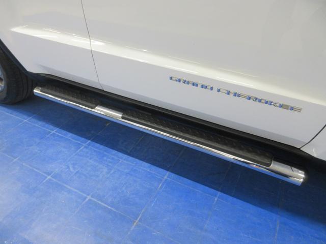 ジープ・グランドチェロキー リミテッド 4WD 後期型 黒革 電動ゲート Uコネクトナビ Bluetooth フロント・サイド・バックカメラ DVD再生 ETC2.0 ドラレコ クルコン ソナー シートヒータ シートクーラ HIDライト タイミングチェーン(12枚目)