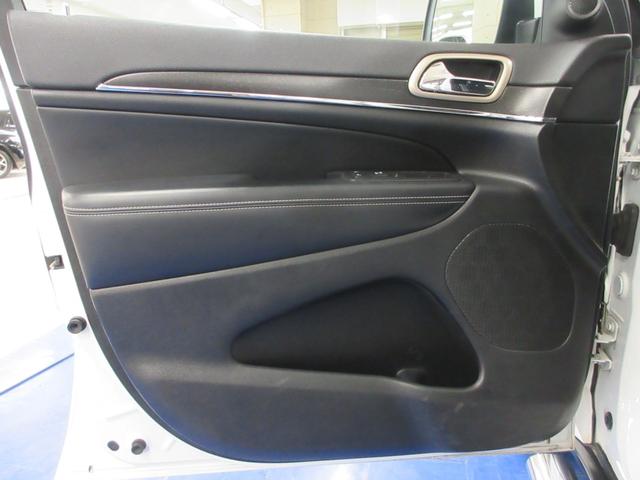 ジープ・グランドチェロキー リミテッド 4WD 後期型 黒革 電動ゲート Uコネクトナビ Bluetooth フロント・サイド・バックカメラ DVD再生 ETC2.0 ドラレコ クルコン ソナー シートヒータ シートクーラ HIDライト タイミングチェーン(60枚目)