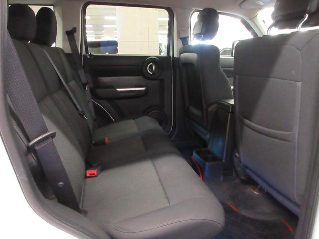 ダッジ・ナイトロ SXT 4WD HDDナビ フルセグ Bluetoothオーディオ サイド・バックカメラ ETC クルコン ソナー 音楽録音 ディスク再生 キーレス LEDライト 17インチアルミ サイドステップ タイミングチェーン(26枚目)